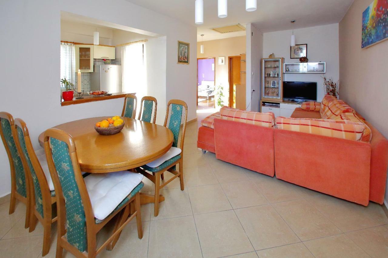 Ana Apartment *