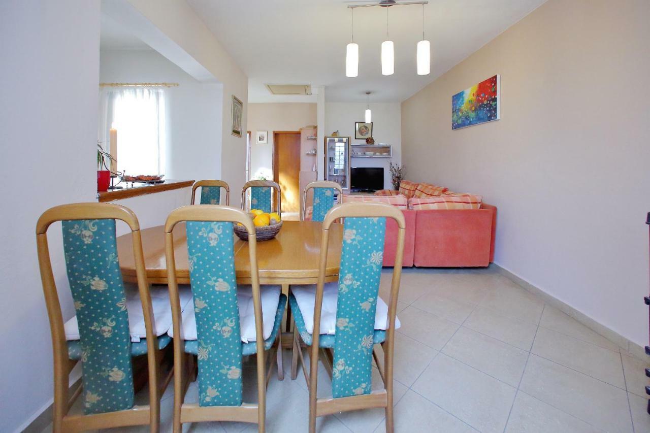 Ana Apartment *
